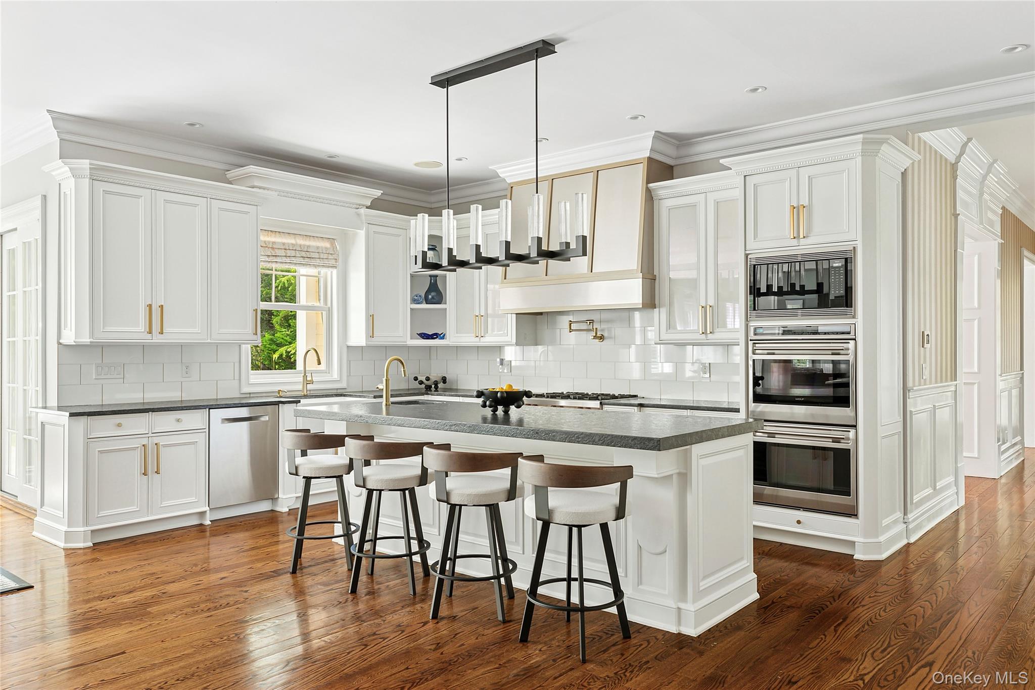 #8 photo, 1608 Stewart Lane, Laurel Hollow , NY 11791