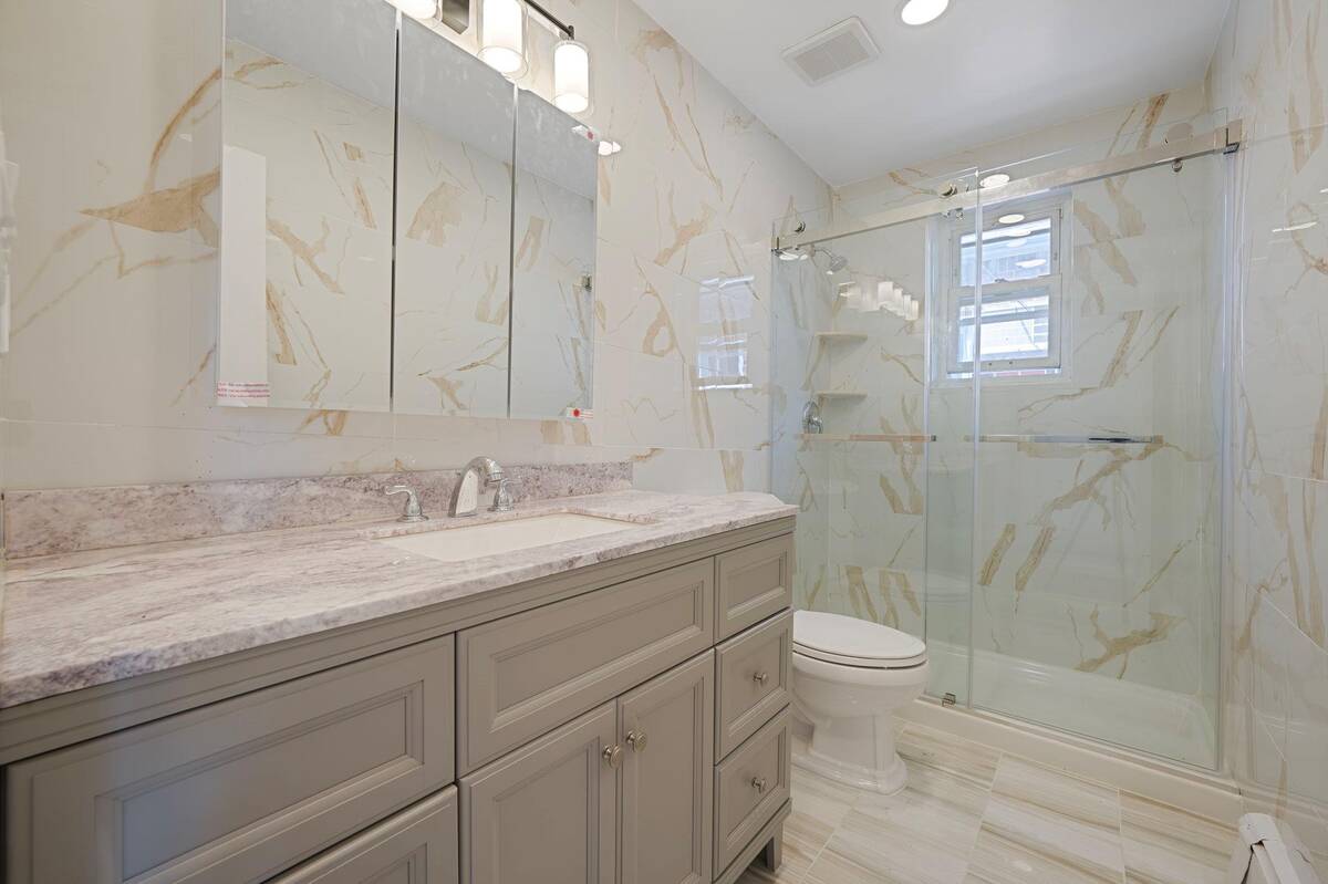 #13 photo, 15940 95th Street, クイーンズ区 Howard Beach , NY 11414