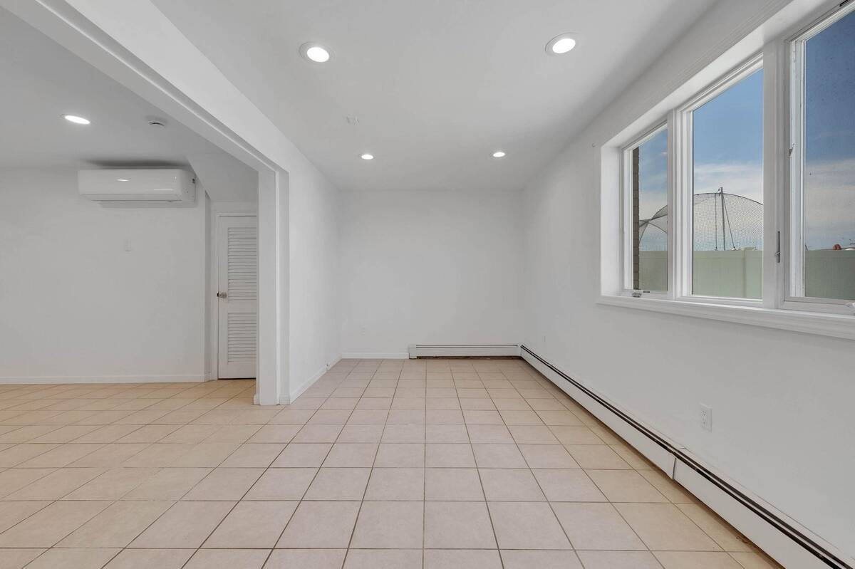 #18 photo, 15940 95th Street, クイーンズ区 Howard Beach , NY 11414