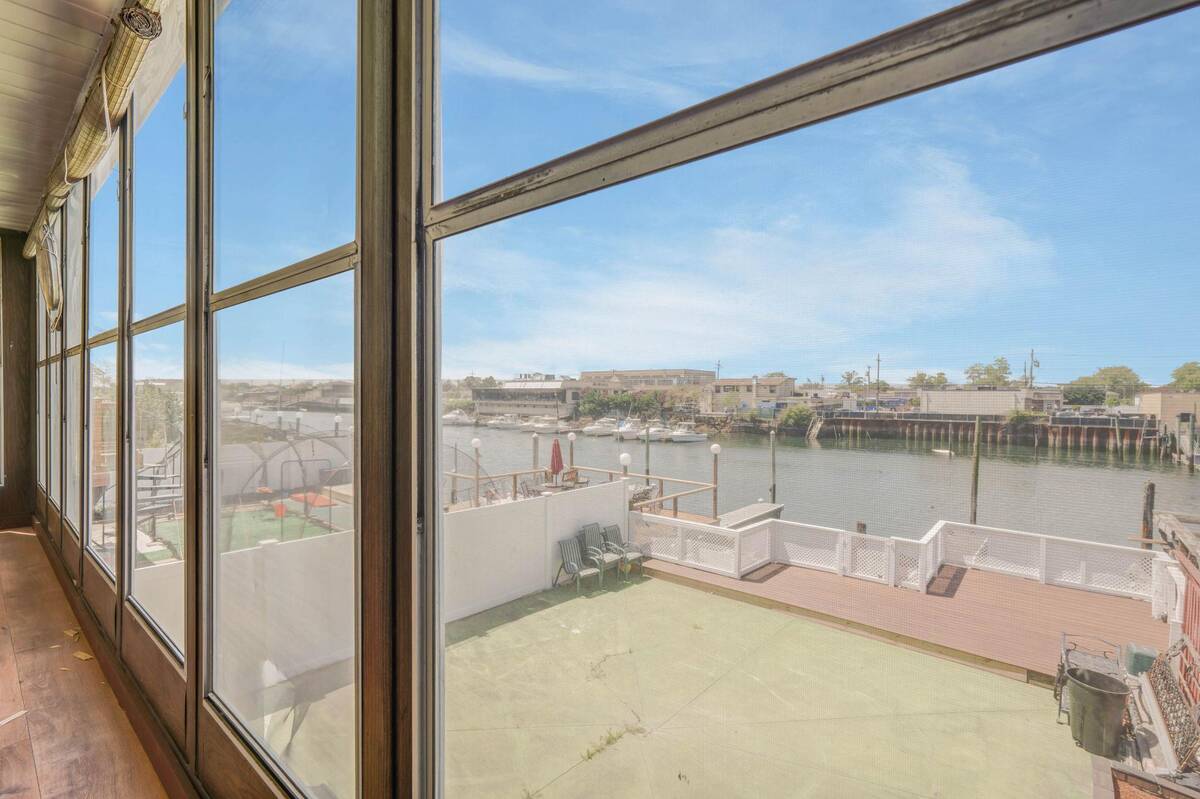 #8 photo, 15940 95th Street, クイーンズ区 Howard Beach , NY 11414