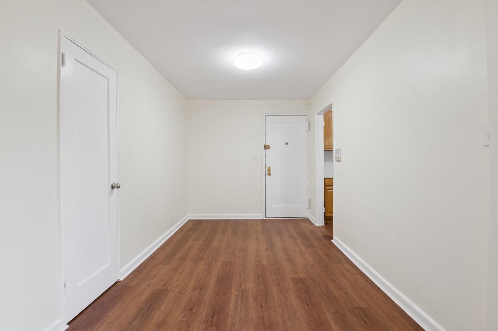 #3 photo, 147-10 84 Rd, クイーンズ区 Briarwood , NY 11435