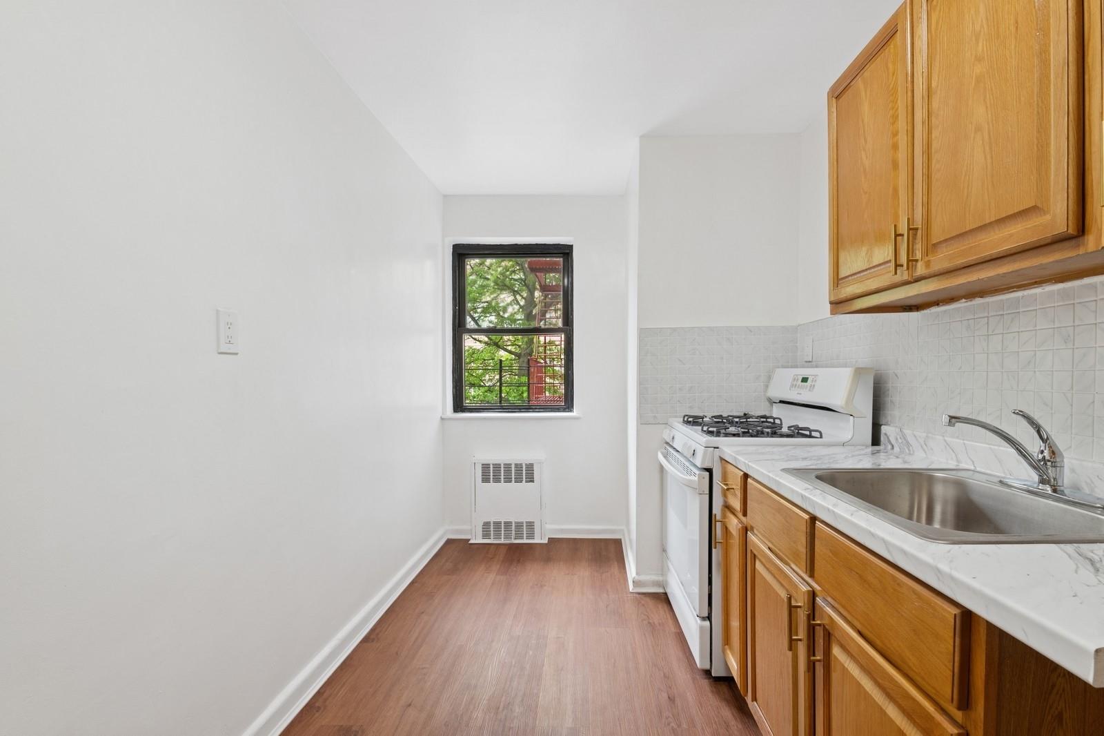 #5 photo, 147-10 84 Rd, クイーンズ区 Briarwood , NY 11435