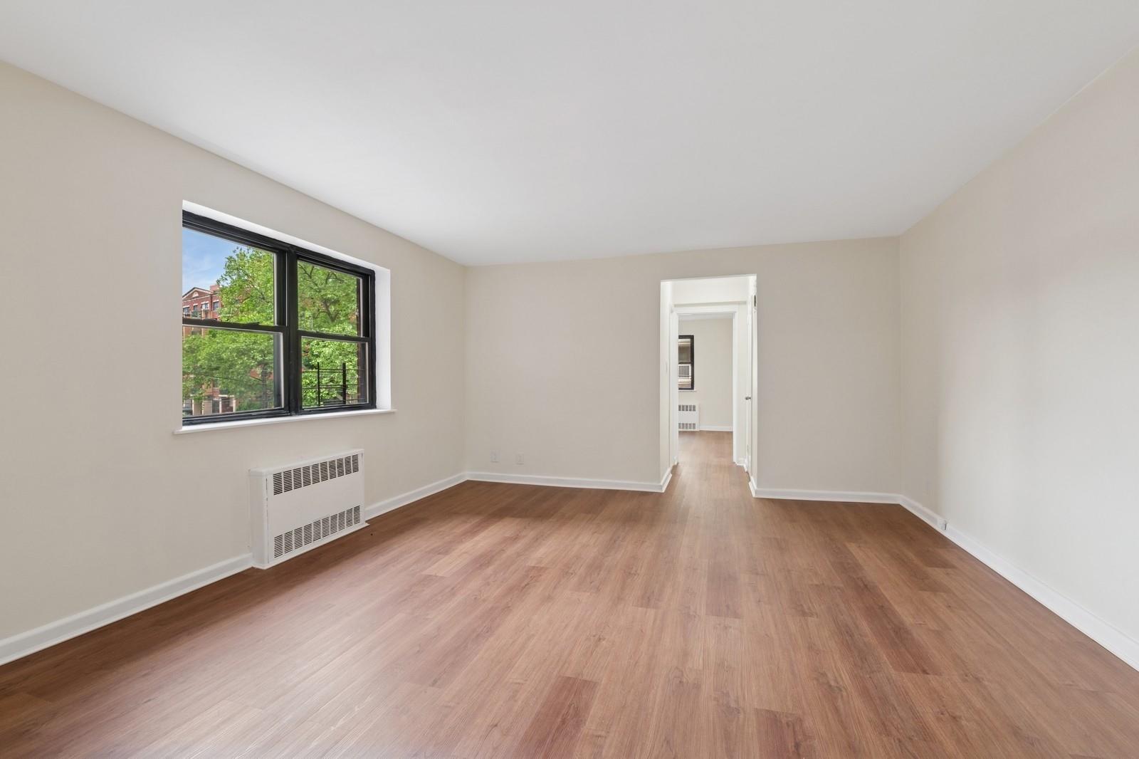 #7 photo, 147-10 84 Rd, クイーンズ区 Briarwood , NY 11435