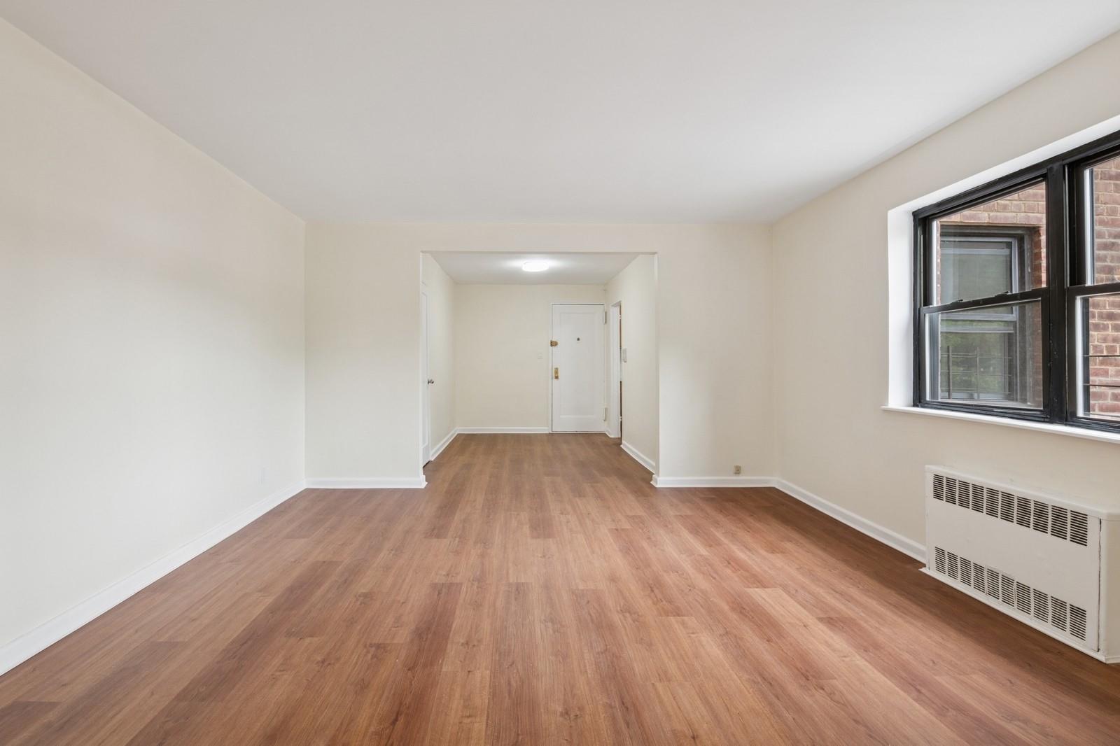 #9 photo, 147-10 84 Rd, クイーンズ区 Briarwood , NY 11435