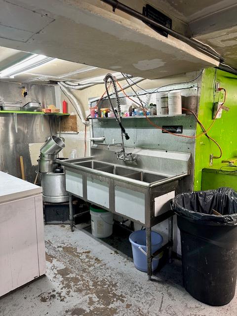 #3 photo, 92-19 Roosevelt Avenue, クイーンズ区 Jackson Heights , NY 11372