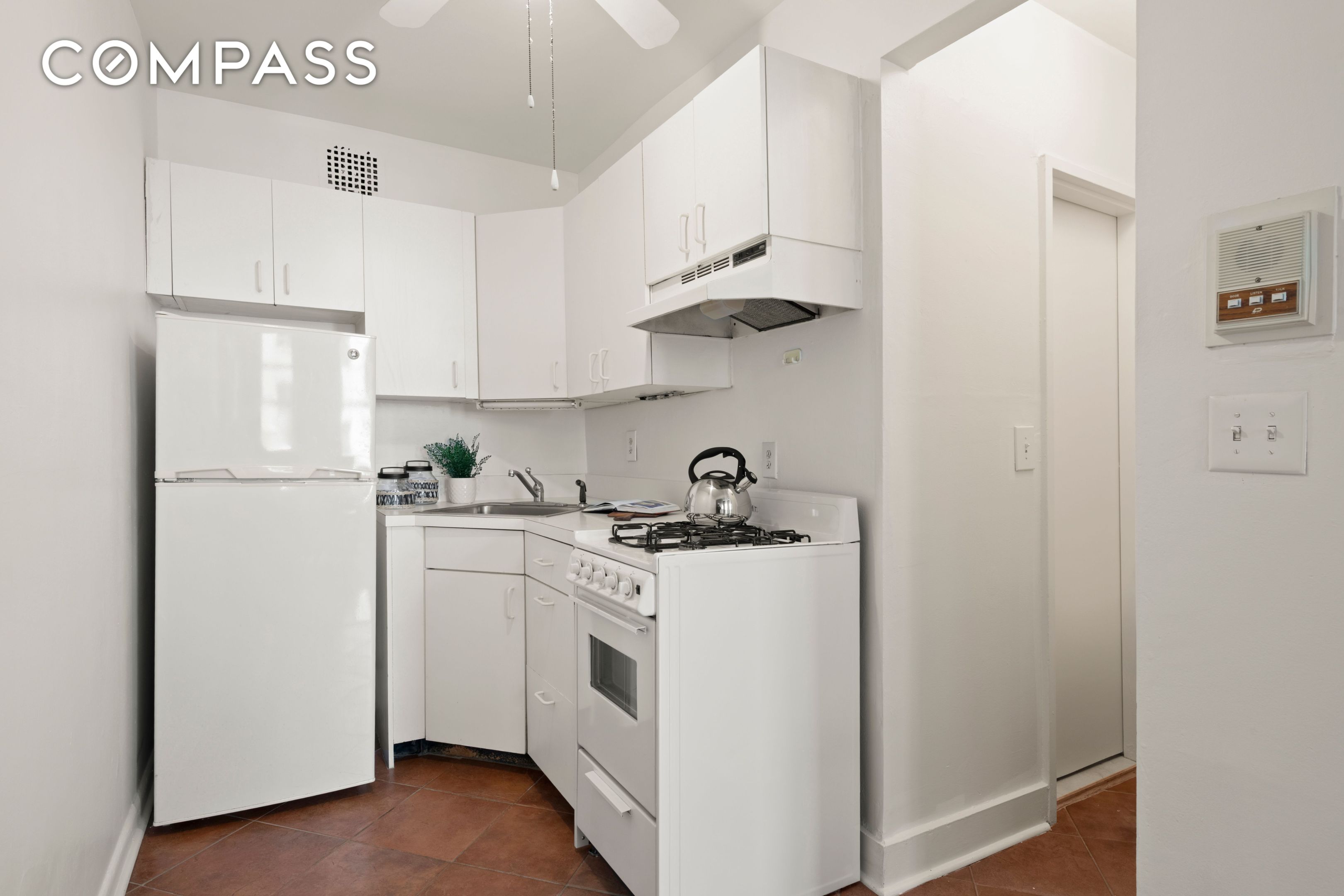 #5 photo, 132 W 71st Street, マンハッタン Upper West Side , NY 10023