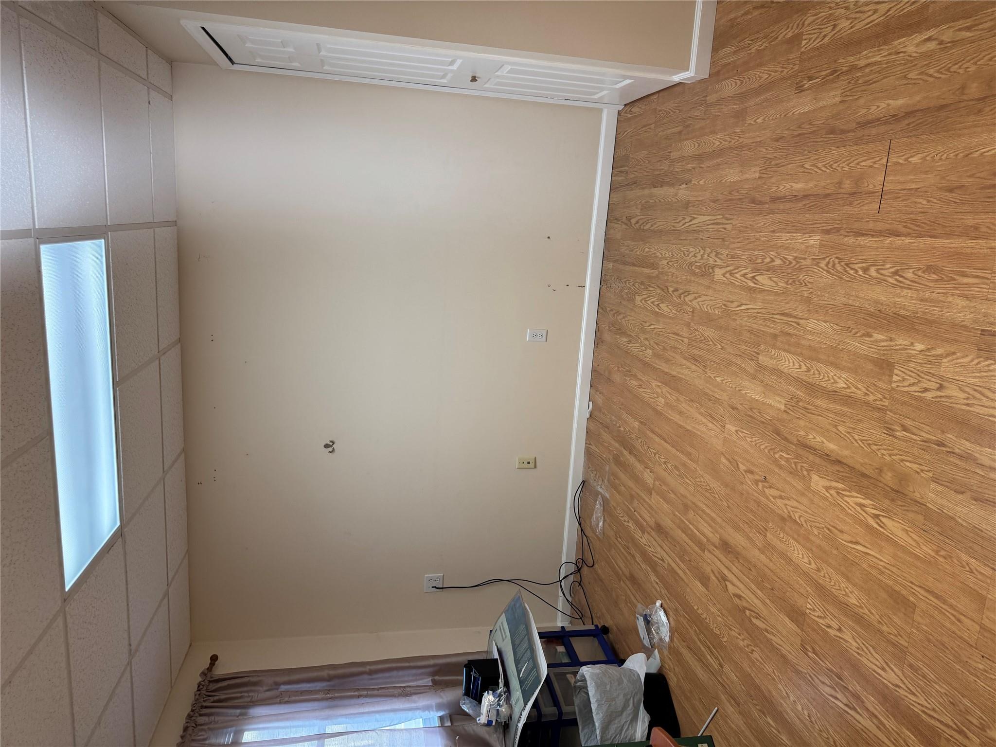 #10 photo, 90 Medford Avenue, サフォーク郡 Patchogue , NY 11772