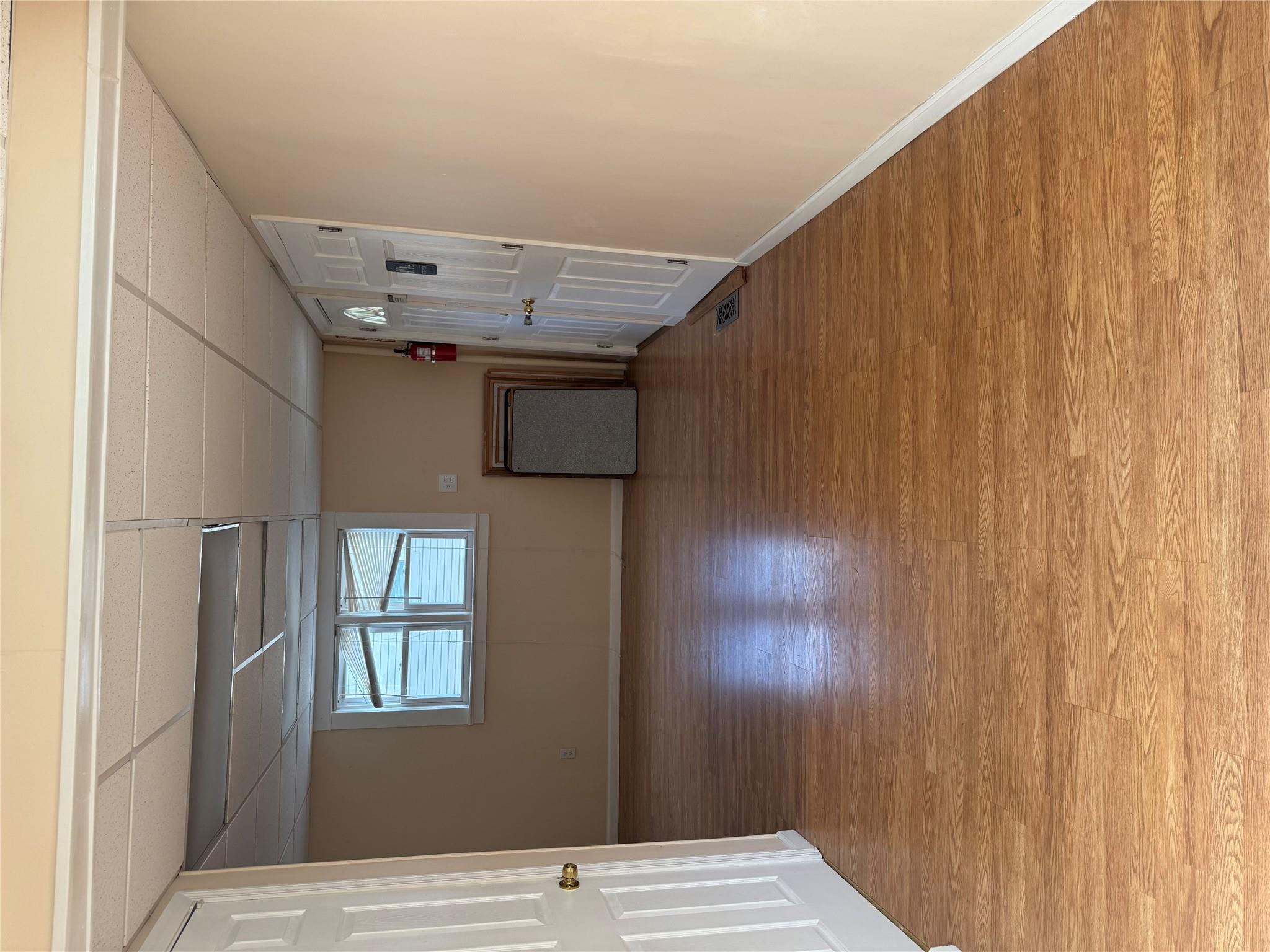 #18 photo, 90 Medford Avenue, サフォーク郡 Patchogue , NY 11772