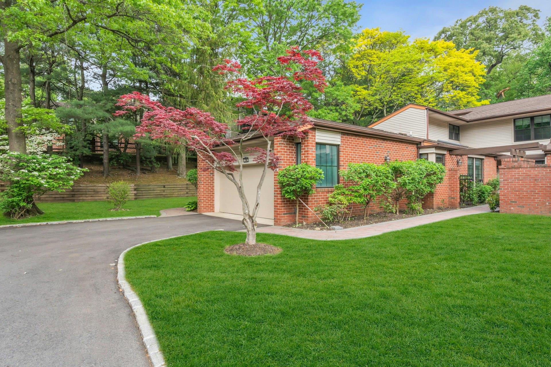 #1 photo, 14 Nightingale Court, Manhasset , NY 11030