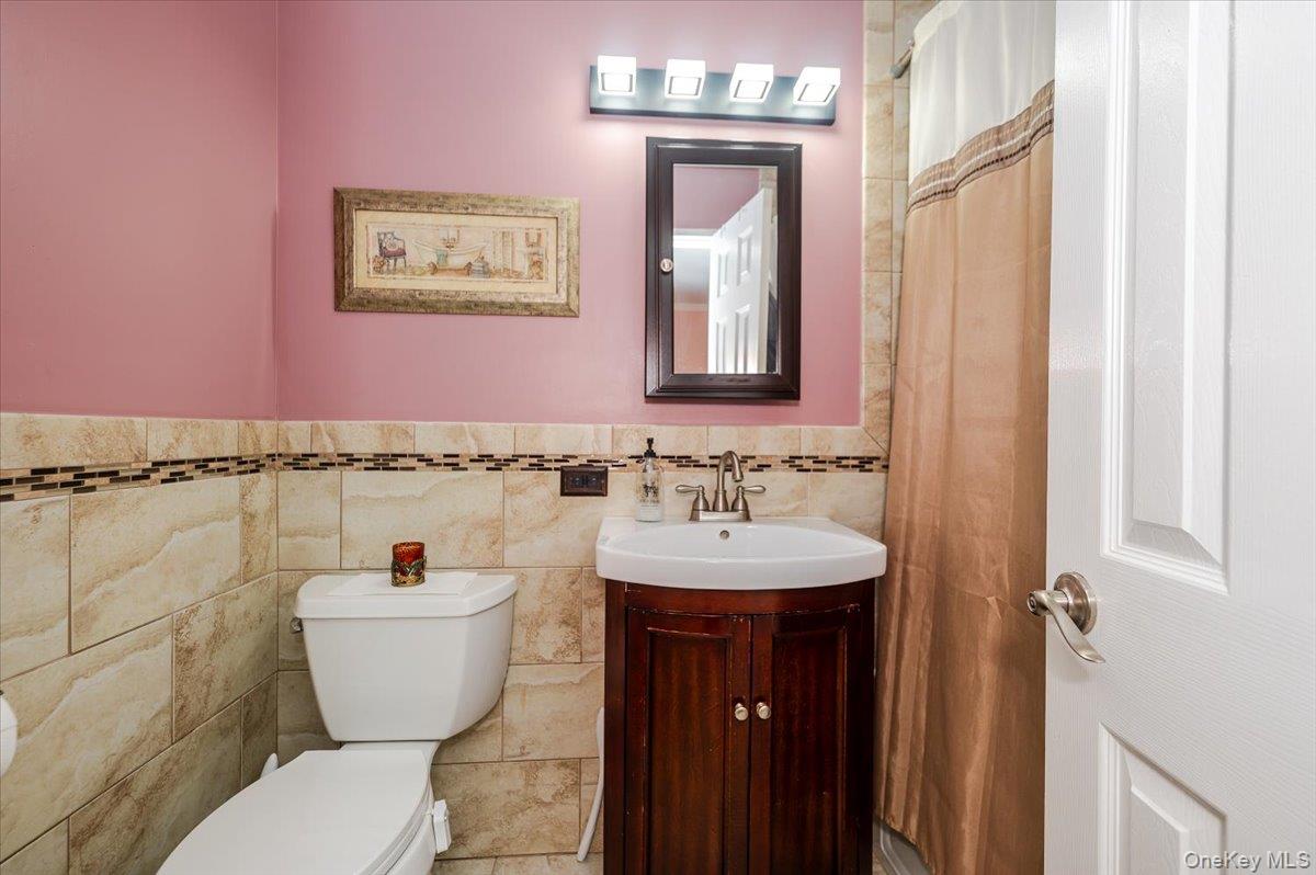 #12 photo, 1215 E Broadway, ナッソー郡 Hewlett , NY 115578