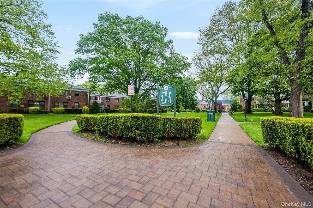 #18 photo, 1215 E Broadway, ナッソー郡 Hewlett , NY 115578