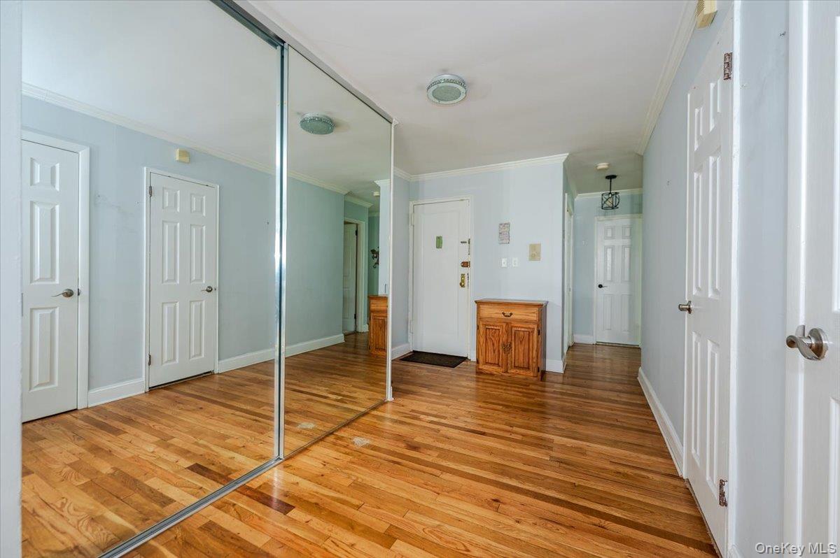 #3 photo, 1215 E Broadway, ナッソー郡 Hewlett , NY 115578