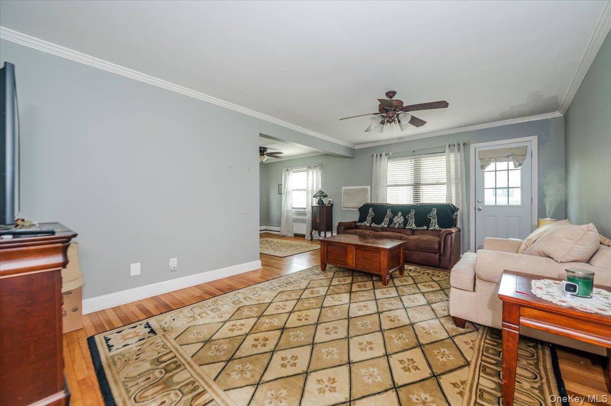 #4 photo, 1215 E Broadway, ナッソー郡 Hewlett , NY 115578