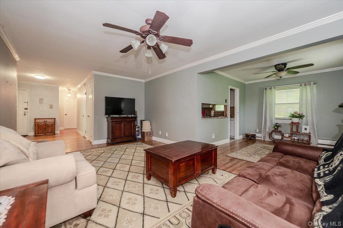 #6 photo, 1215 E Broadway, ナッソー郡 Hewlett , NY 115578