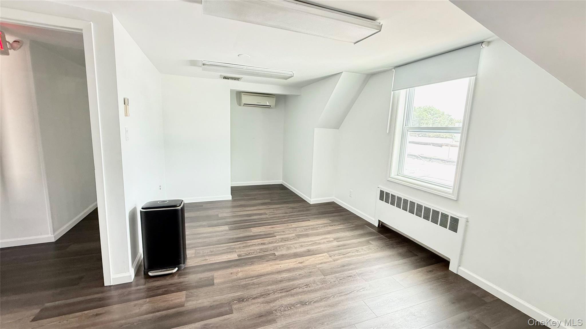 #14 photo, 74 Merrick Road, サフォーク郡 Amityville , NY 11701