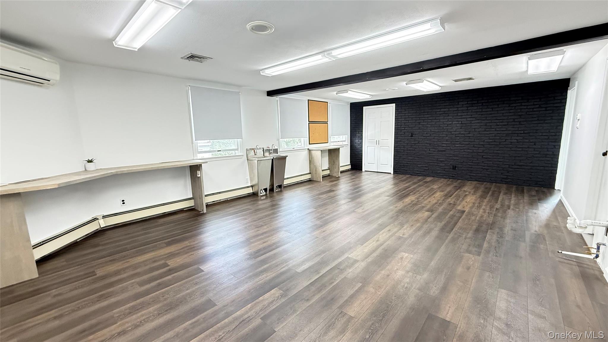 #6 photo, 74 Merrick Road, サフォーク郡 Amityville , NY 11701