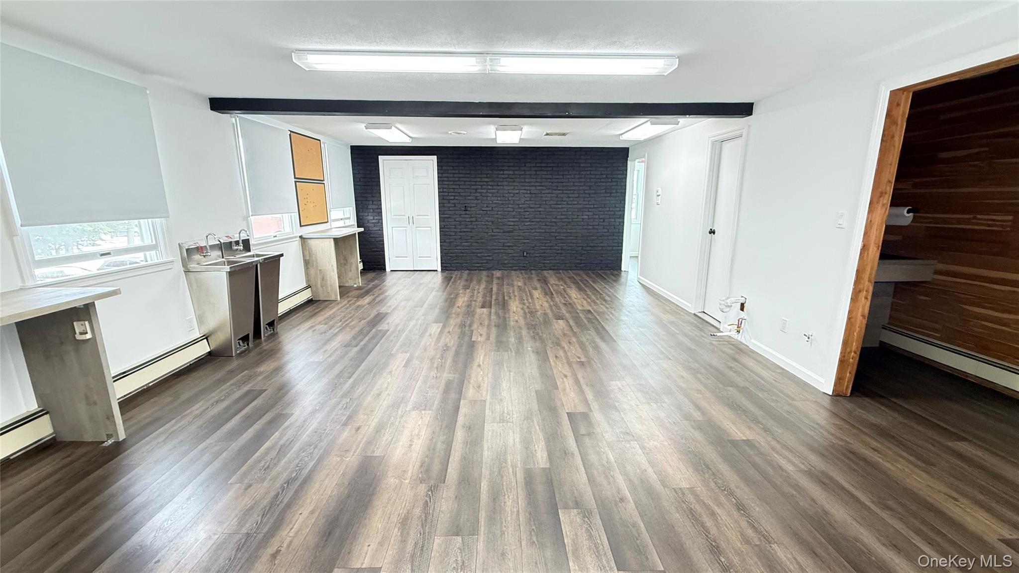 #8 photo, 74 Merrick Road, サフォーク郡 Amityville , NY 11701