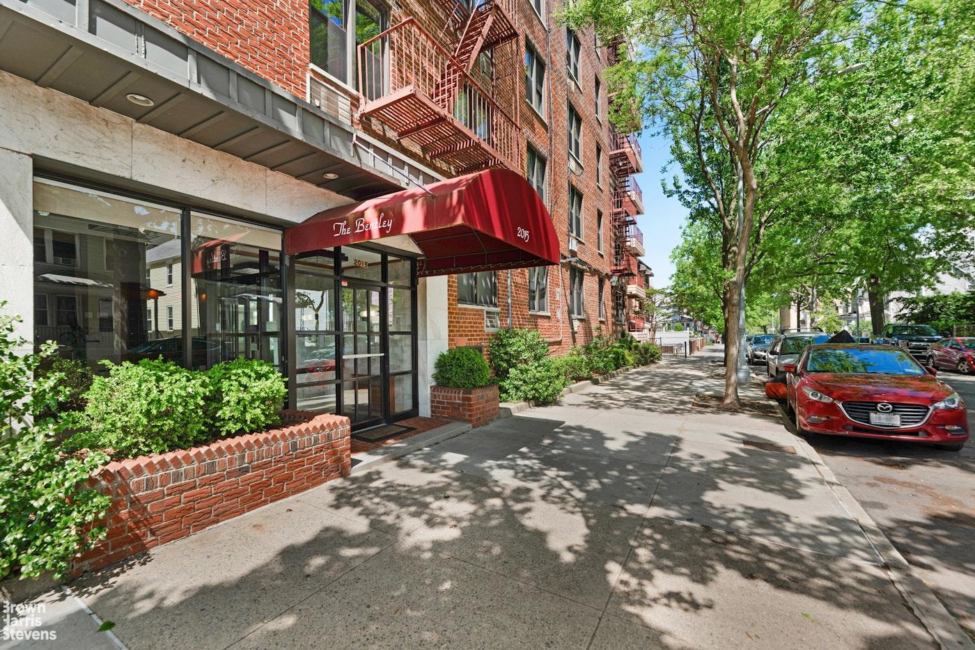 #7 photo, 2015 Saint Paul Avenue, ブロンクス区 Bronx , NY 10461