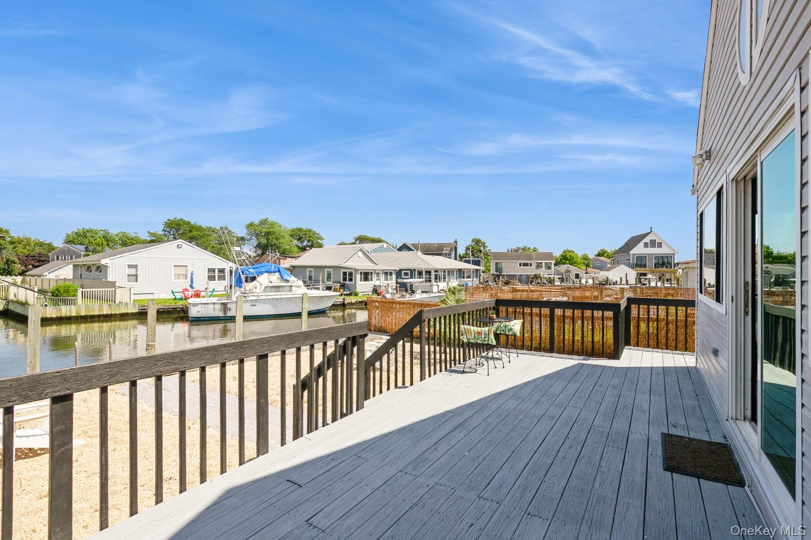 #13 photo, 282 S Ketcham Avenue, サフォーク郡 Amityville , NY 11701