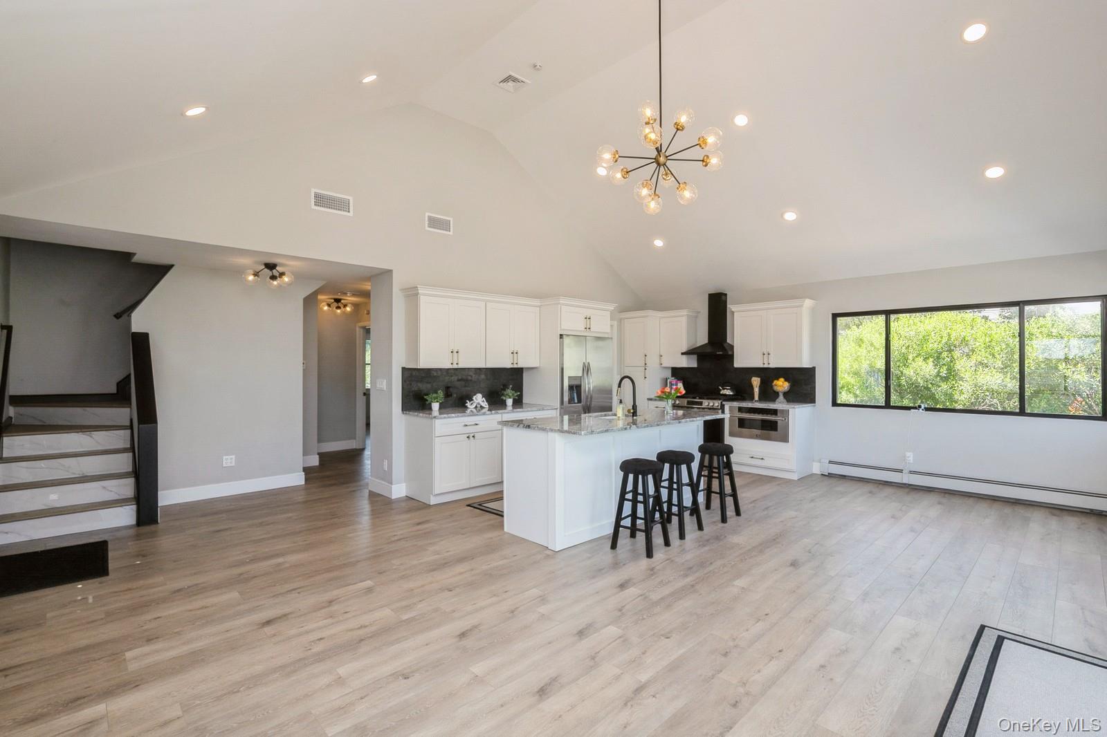 #14 photo, 282 S Ketcham Avenue, サフォーク郡 Amityville , NY 11701