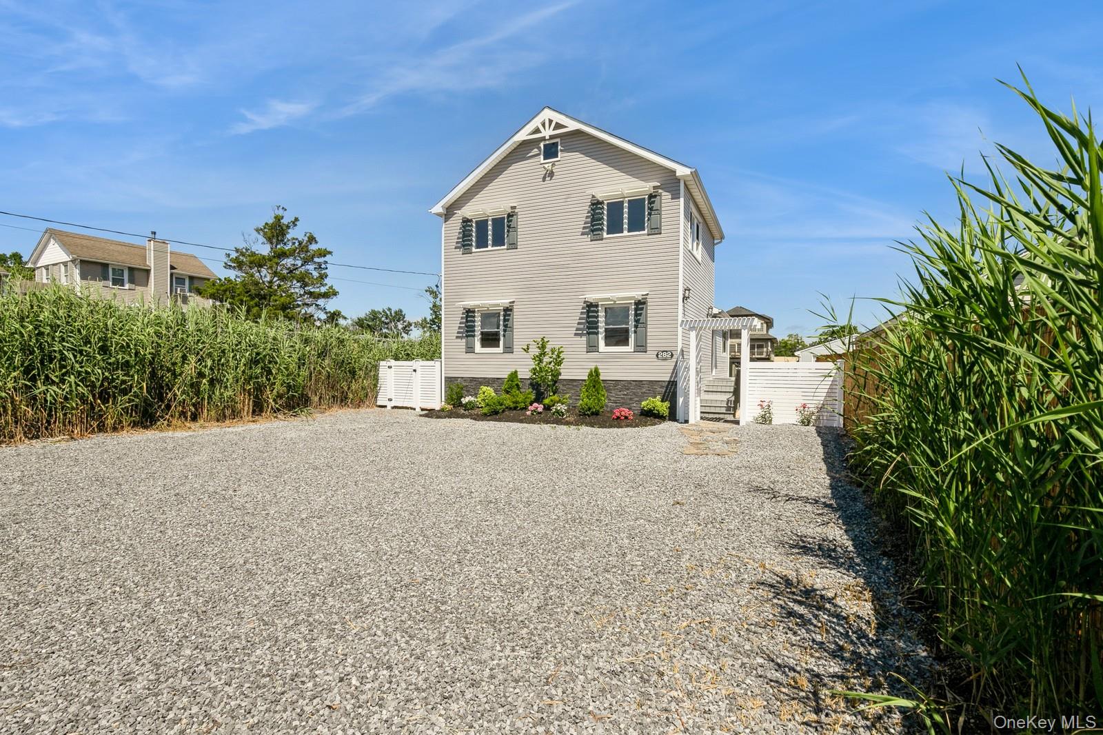 #3 photo, 282 S Ketcham Avenue, サフォーク郡 Amityville , NY 11701