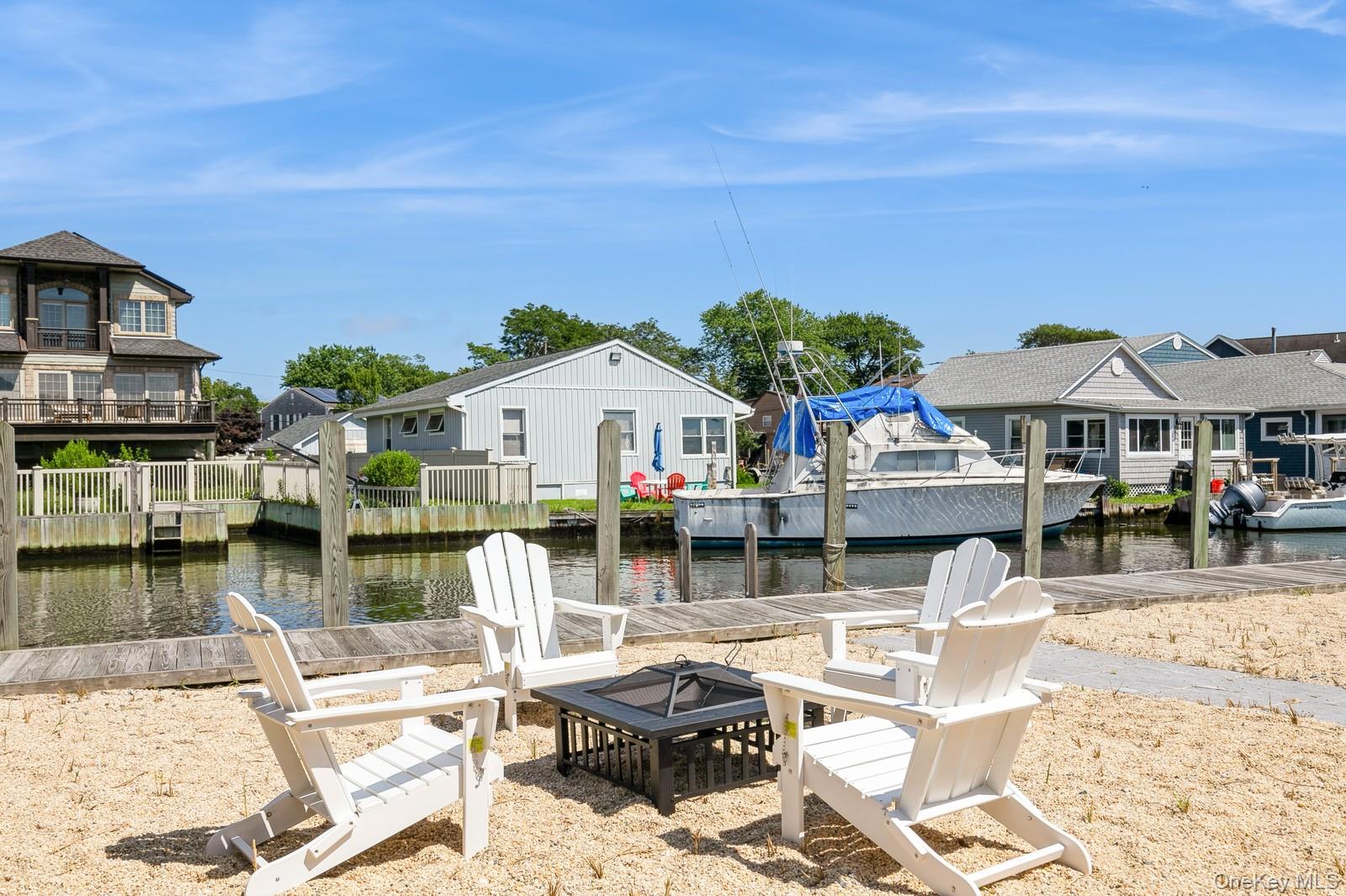 #7 photo, 282 S Ketcham Avenue, サフォーク郡 Amityville , NY 11701