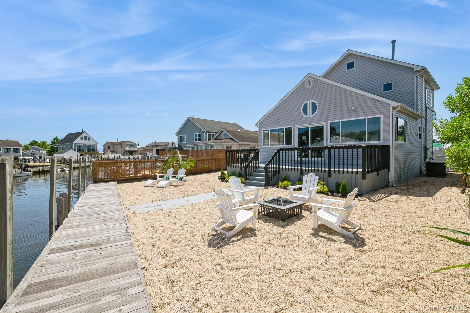 #8 photo, 282 S Ketcham Avenue, サフォーク郡 Amityville , NY 11701