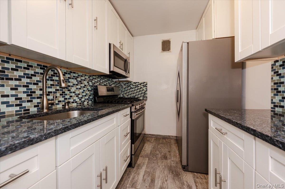 #8 photo, 85-10 151 Avenue, Howard Beach , NY 11414