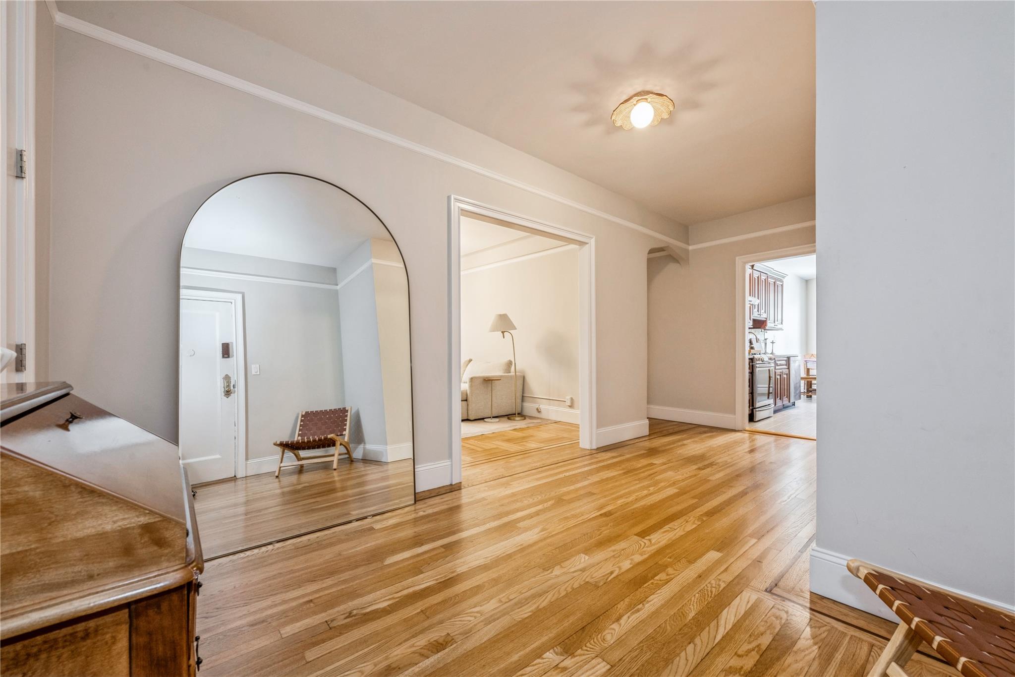 #3 photo, 12 Hamilton Place, Garden City , NY 11530