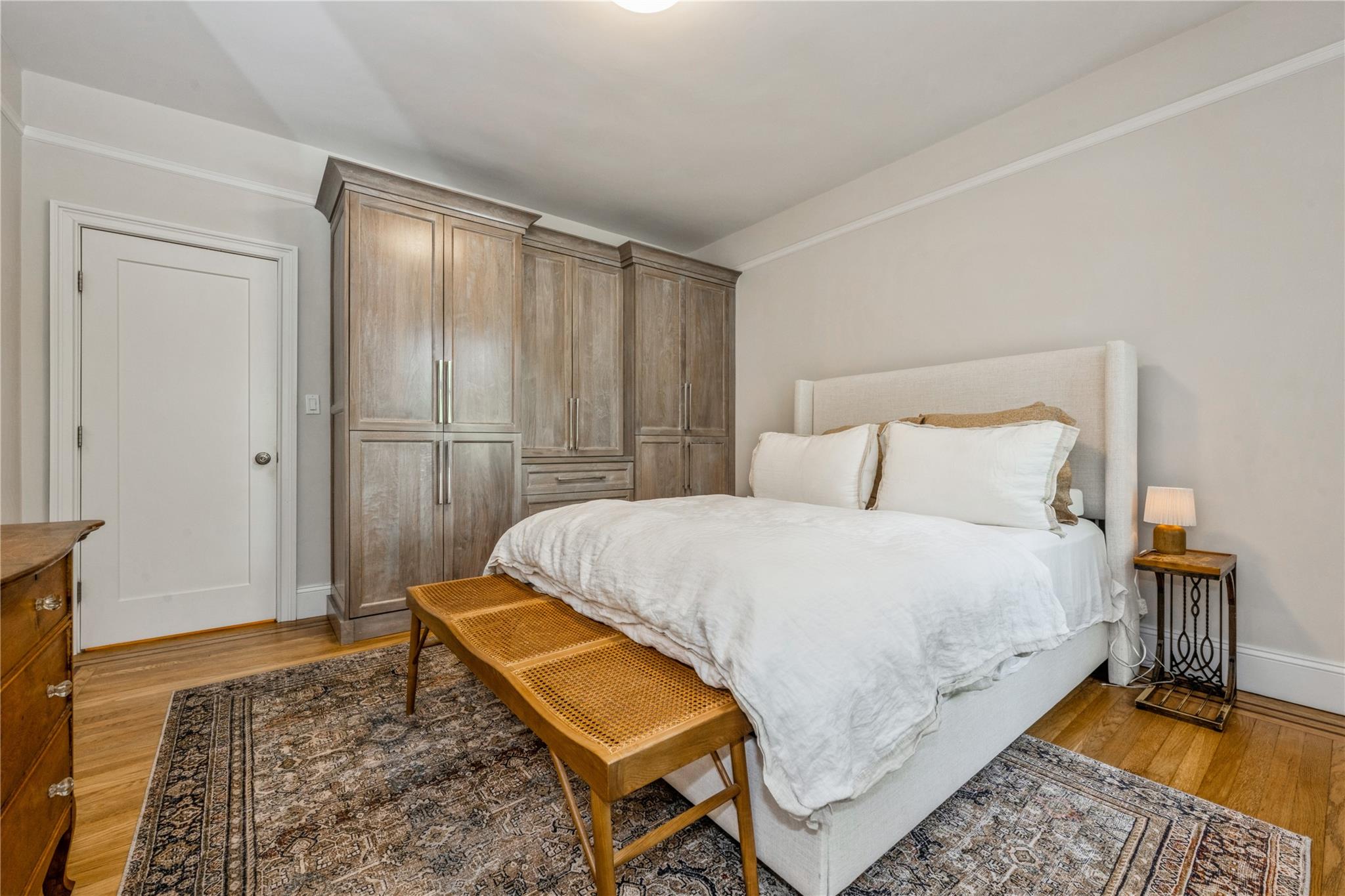 #8 photo, 12 Hamilton Place, Garden City , NY 11530