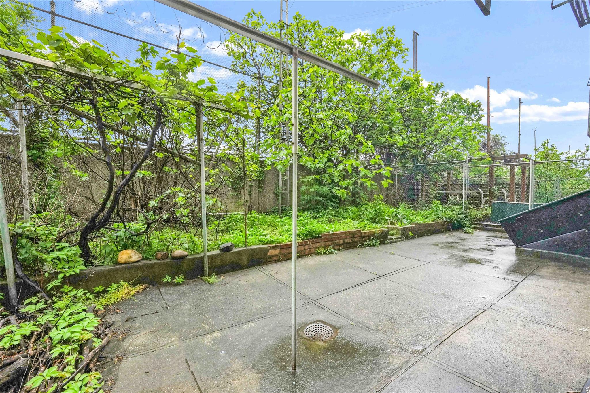 #16 photo, 64-24 Madison Street, Ridgewood , NY 11385