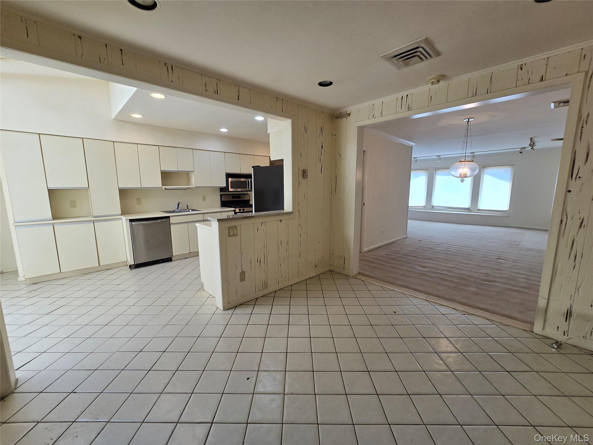 #10 photo, 2 Leonard Drive, ナッソー郡 East Rockaway , NY 11518