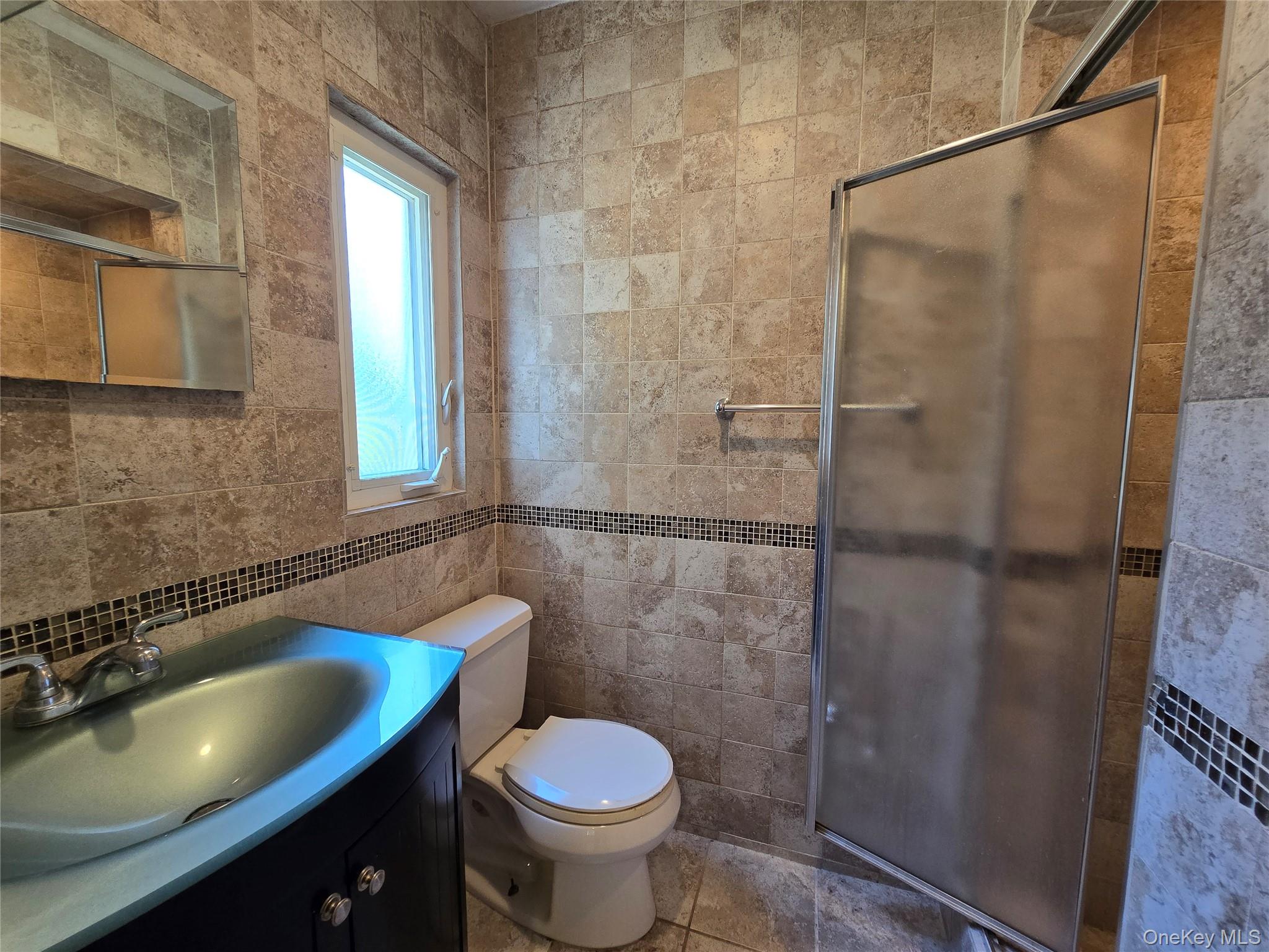 #18 photo, 2 Leonard Drive, ナッソー郡 East Rockaway , NY 11518