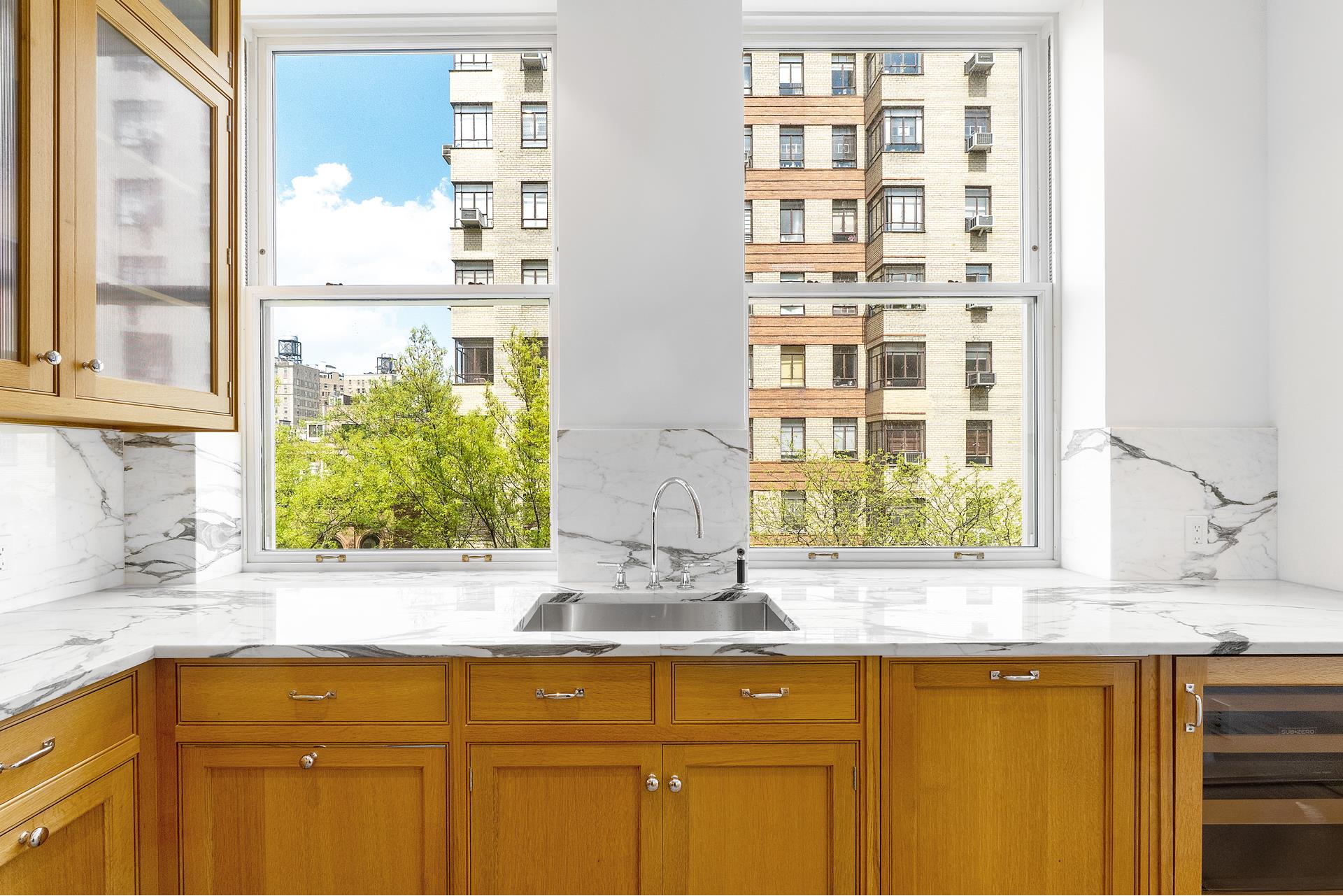 #7 photo, 555 W END Avenue, マンハッタン Upper West Side , NY 10024