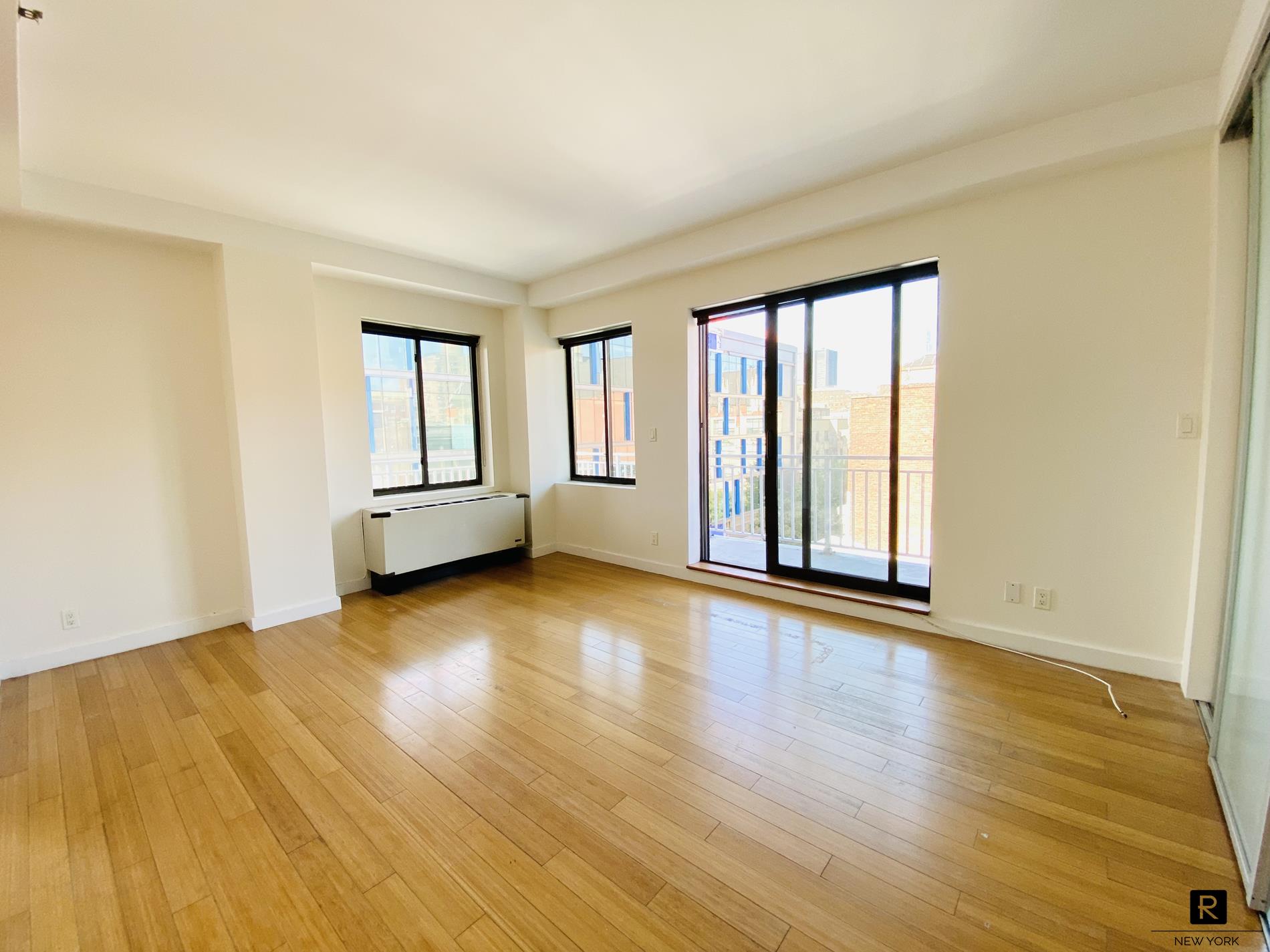 #4 photo, 353 E 104th Street, マンハッタン East Harlem , NY 10029