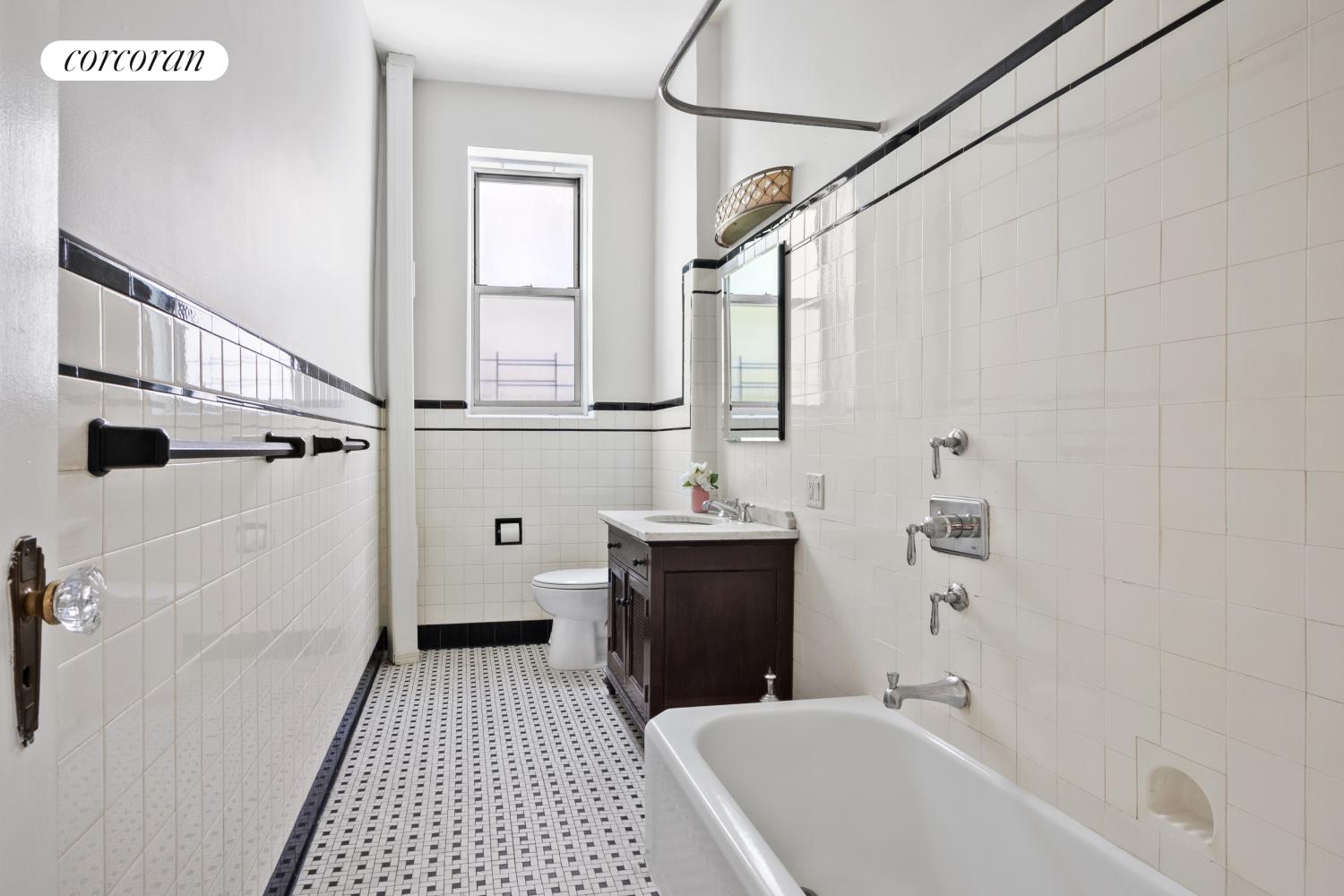 #13 photo, 318 W 100TH Street, マンハッタン Upper West Side , NY 10025