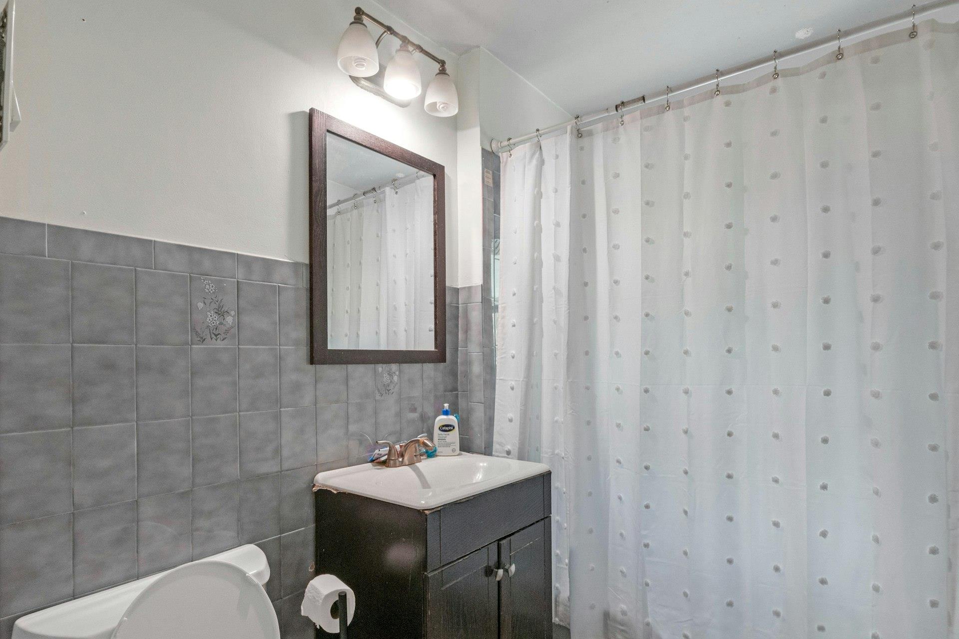 #12 photo, 837 Swinton Avenue, 布朗士 Bronx , NY 10465