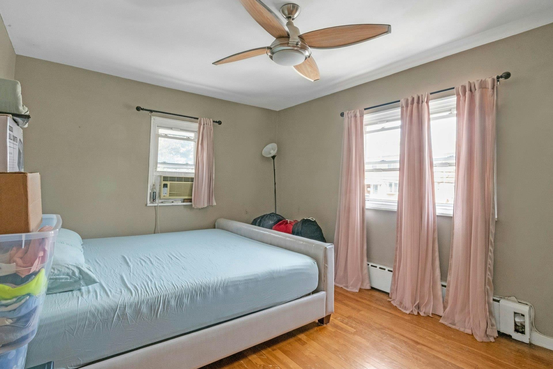 #9 photo, 837 Swinton Avenue, 布朗士 Bronx , NY 10465