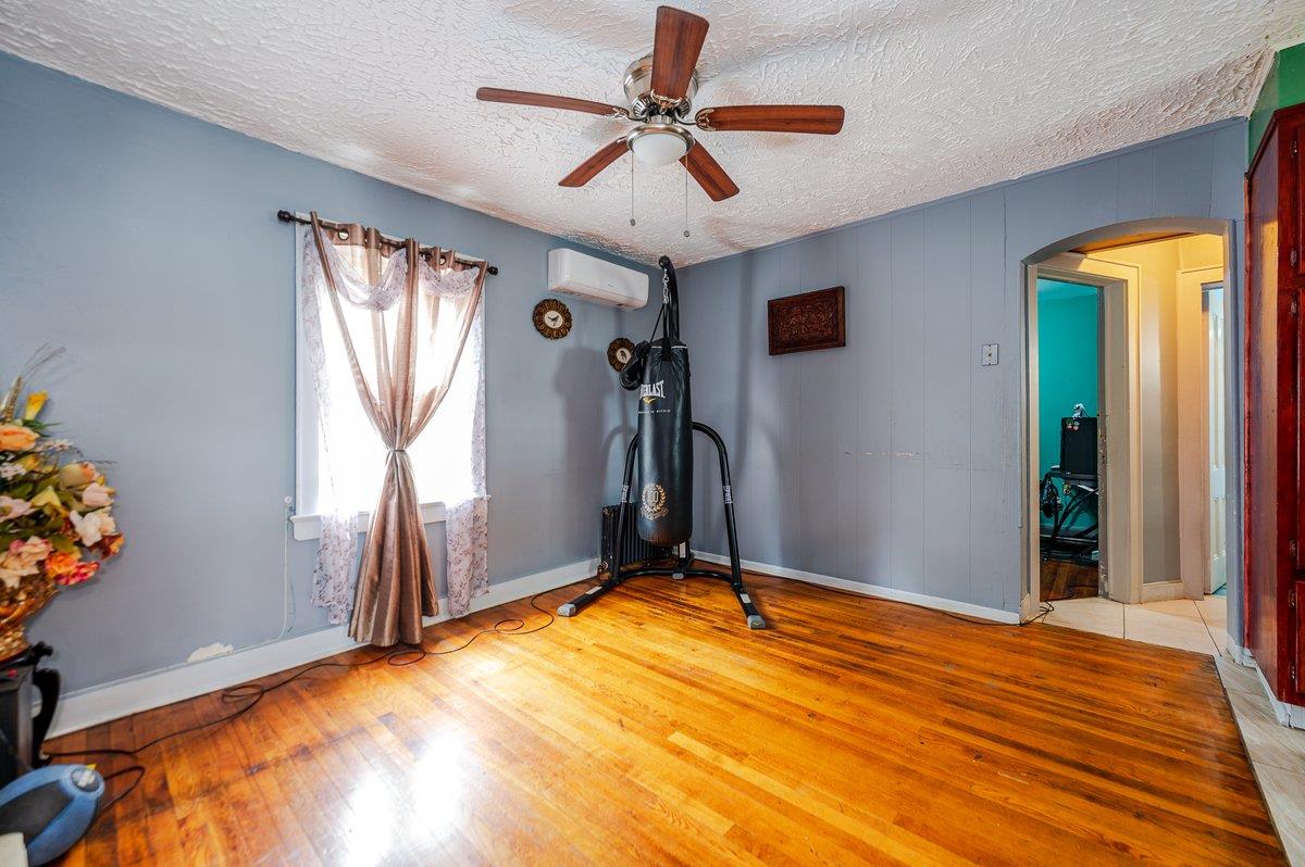 #12 photo, 31 Thurman Street, Yonkers , NY 10701