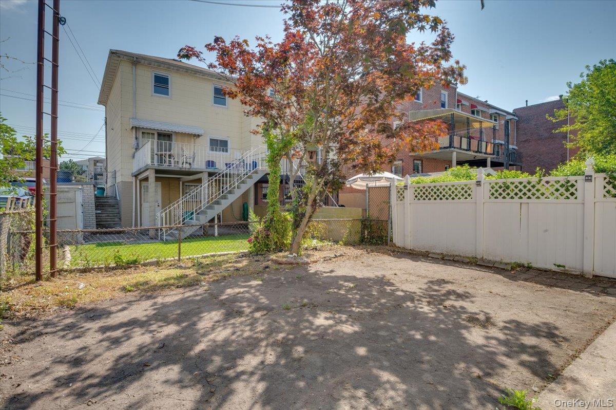 #15 photo, 540 Throggs Neck Expressway, Bronx , NY 10465