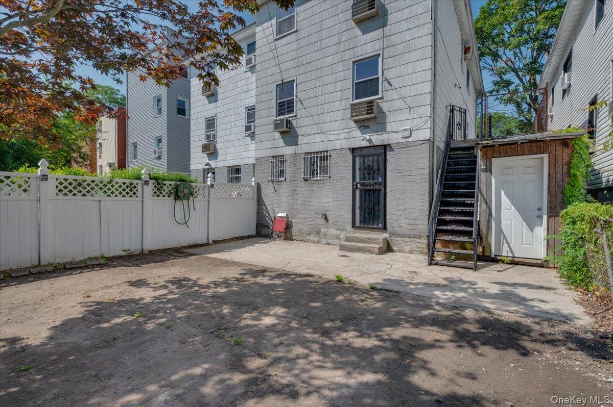 #16 photo, 540 Throggs Neck Expressway, Bronx , NY 10465