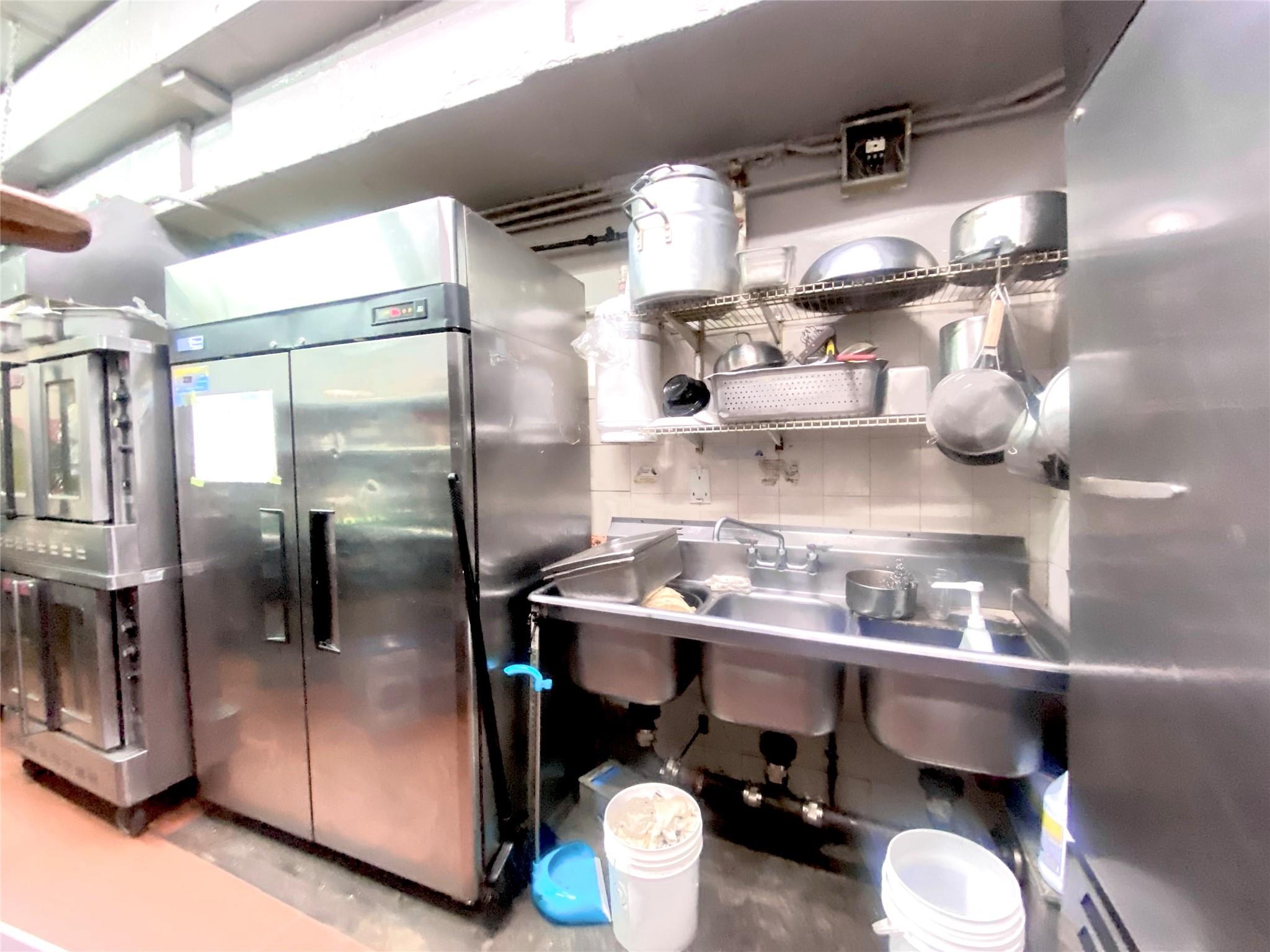 #2 photo, 40-06 83rd Street, クイーンズ区 Jackson Heights , NY 11372