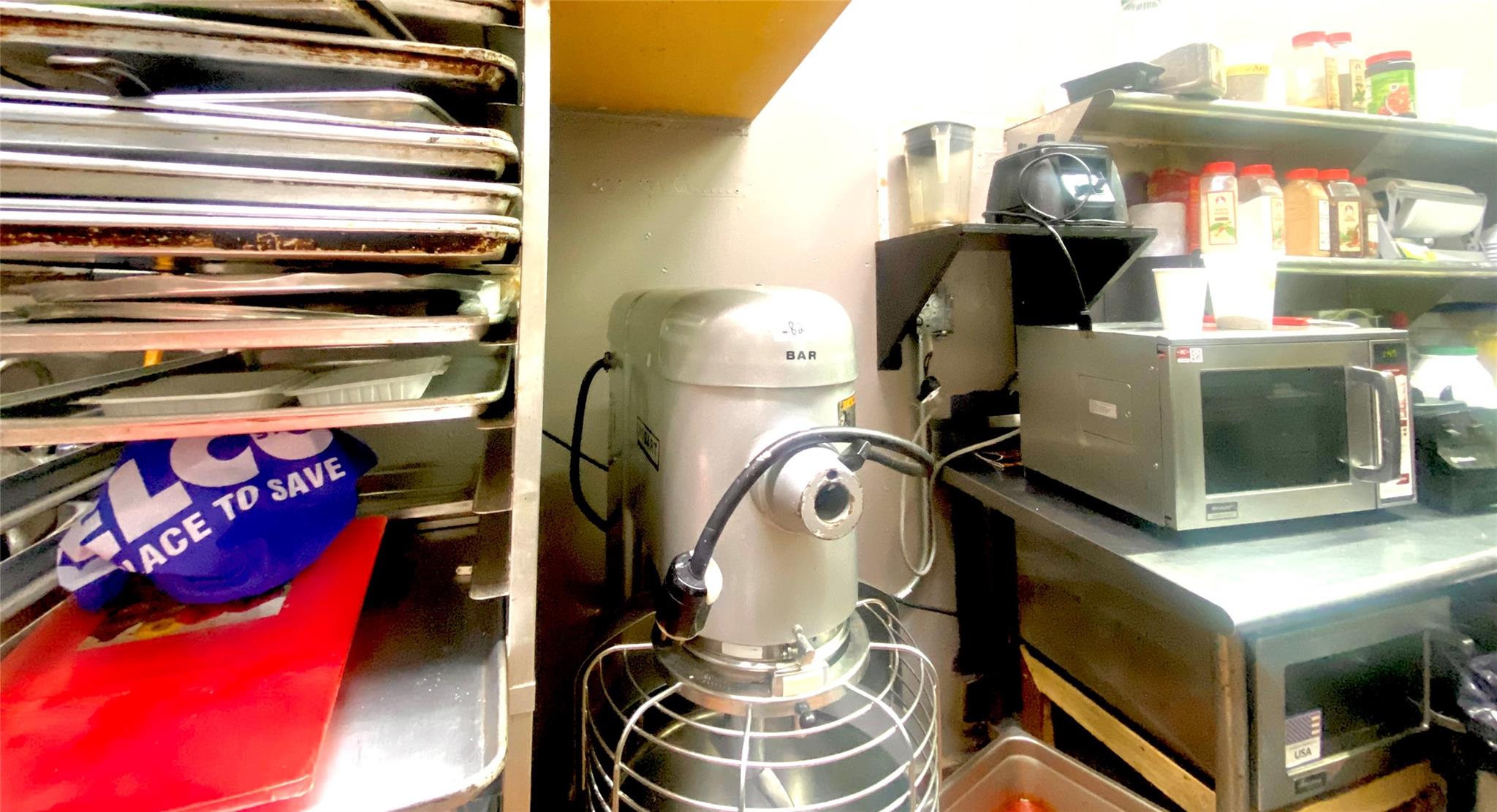 #5 photo, 40-06 83rd Street, クイーンズ区 Jackson Heights , NY 11372