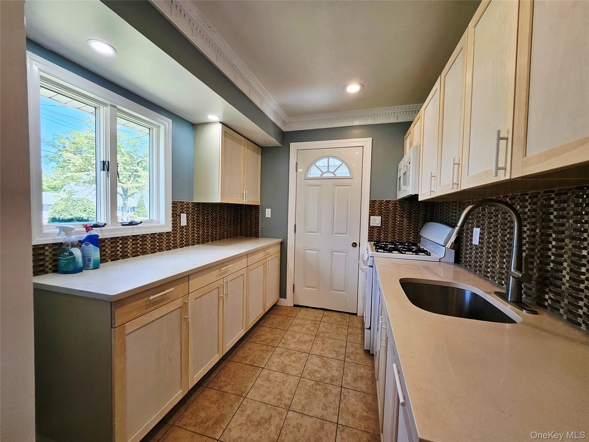 #4 photo, 30 Eugene Drive, Kings Park , NY 11754