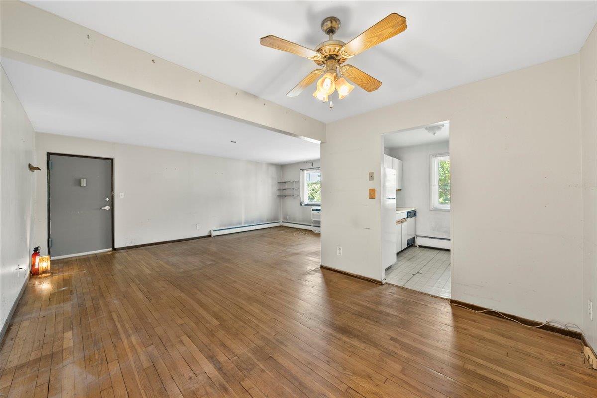 #10 photo, 200 Merrick Road, サフォーク郡 Amityville , NY 11701