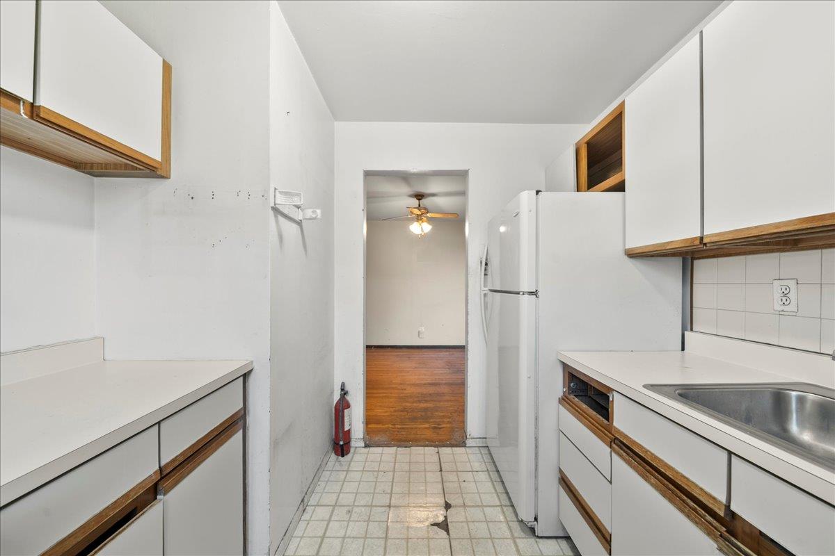 #15 photo, 200 Merrick Road, サフォーク郡 Amityville , NY 11701