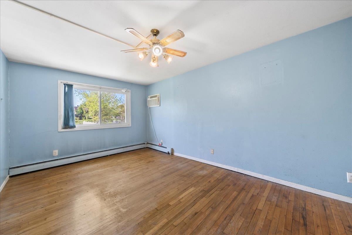 #19 photo, 200 Merrick Road, サフォーク郡 Amityville , NY 11701