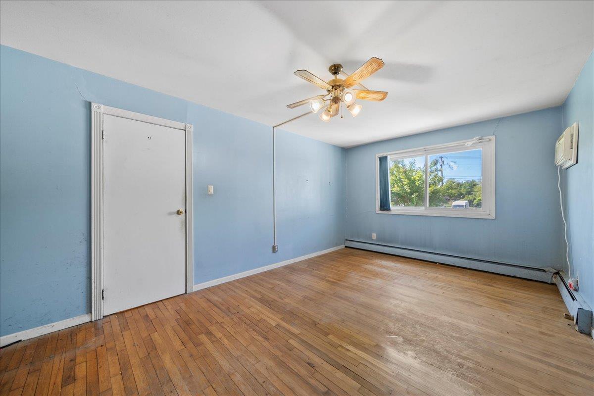 #20 photo, 200 Merrick Road, サフォーク郡 Amityville , NY 11701