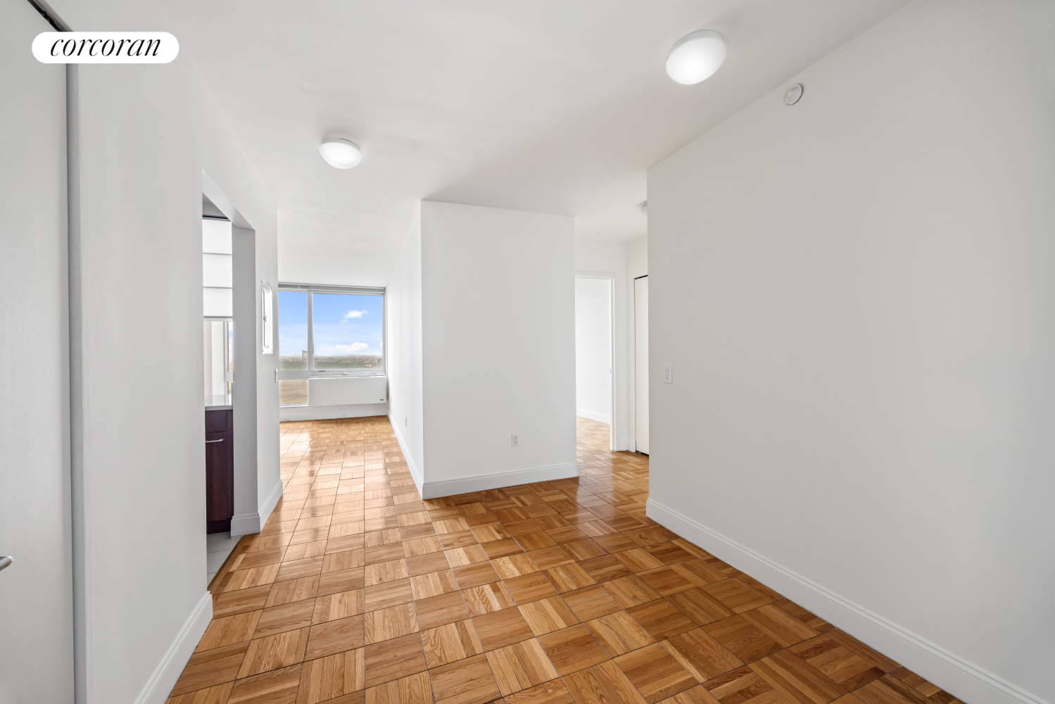 #4 photo, 217 E 96TH Street, マンハッタン Yorkville , NY 10128