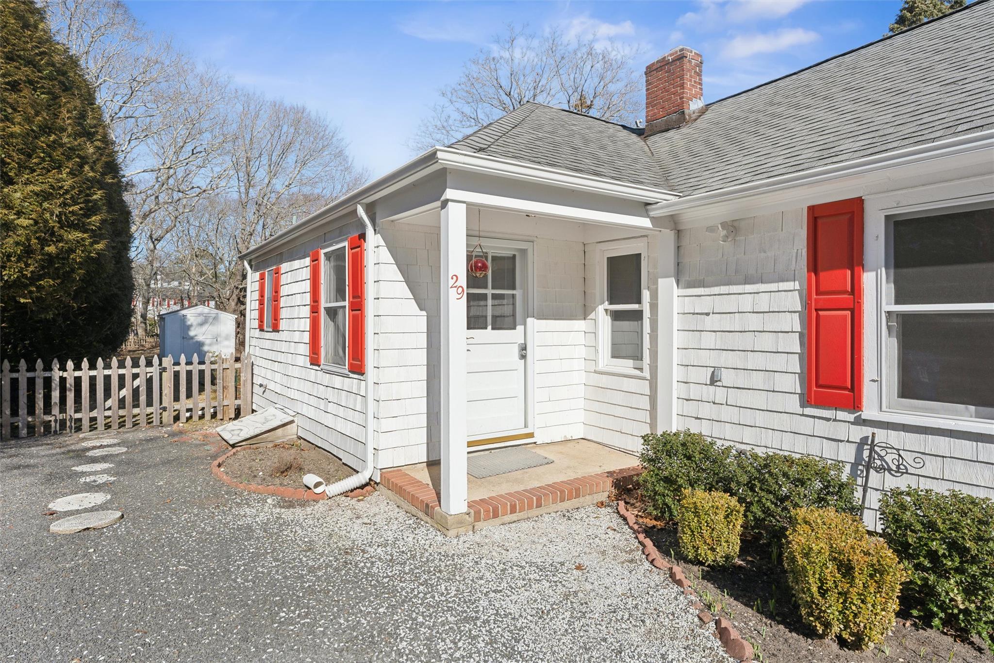 #1 photo, 29 Station Road, سوفولك Westhampton , NY 11977